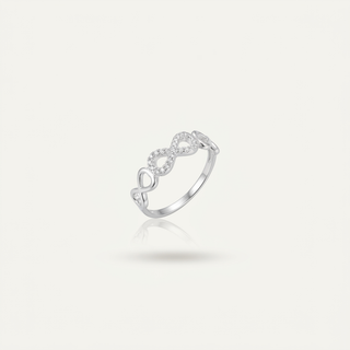 Anel Eterna em prata com símbolo do infinito e zircônias - foto principal