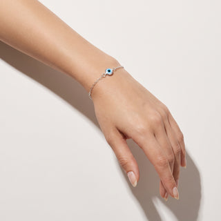Pulseira Olho Grego Guardião Prata — na modelo